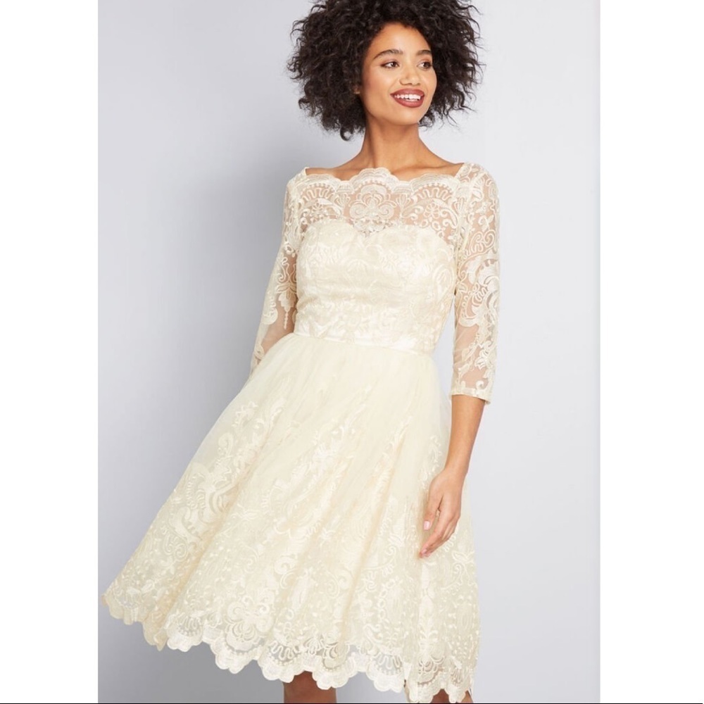 Chi Chi London | Gilded Grace Lace Dress Size 4